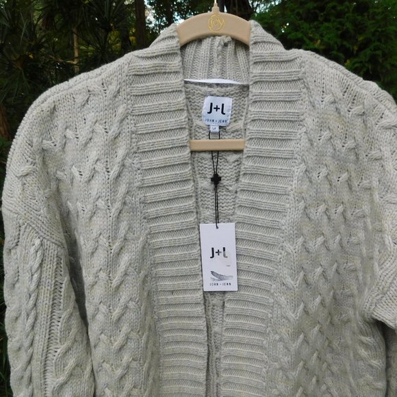 John + Jenn Oversized Chunky Varsity Sweater NWT - Picture 3 of 5